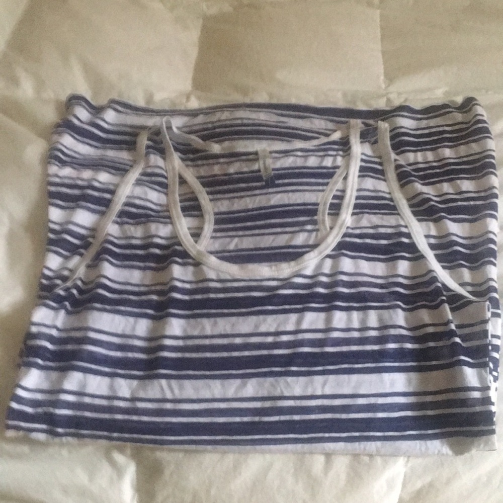Wallflower size L white and blue I were 1 time